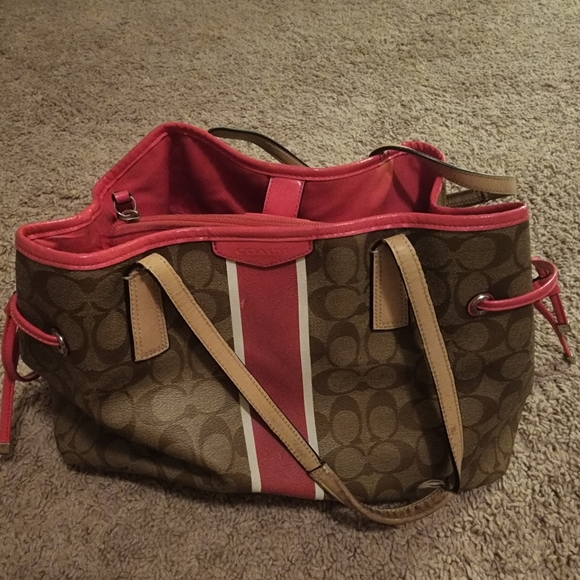 Coach Signature Tote Raspberry - Picture 4 of 4